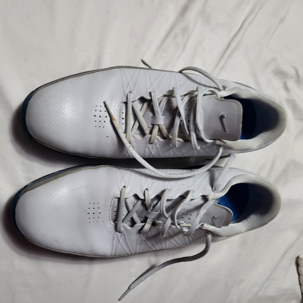Size 13 spiked nike golf shoes